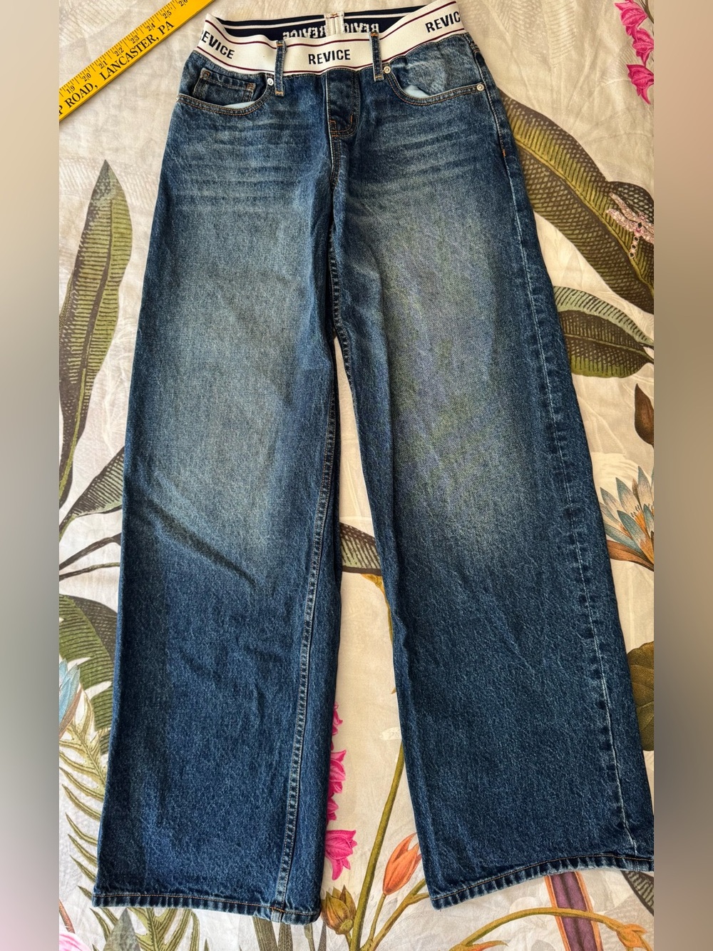 REVICE EMPIRE JEAN II / DAISIES Size 25